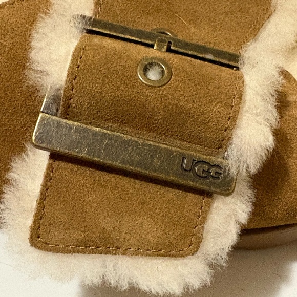 UGG: Outslide Buckle Slides - Picture 2 of 5